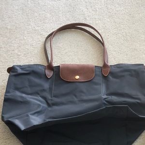 Longchamp La Pliage tote M